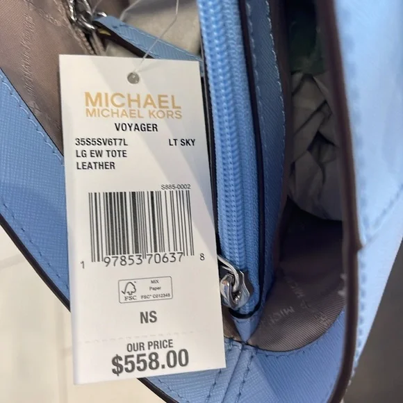 MICHAEL KORS Voyager Large Saffiano Leather EW Tote Shoulder Bag
LIGHT SKY
NWT - Picture 14 of 16
